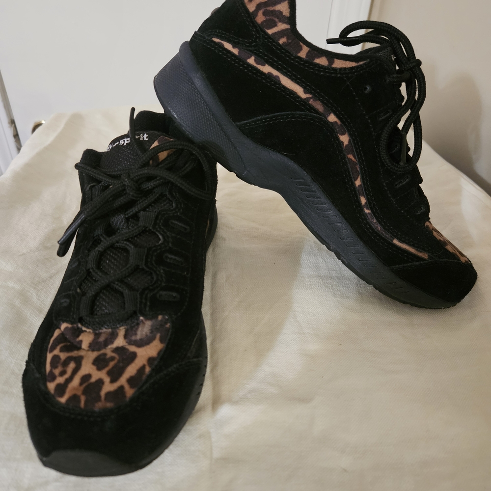 Easy Spirit Black and Brown Athletic Shoes
